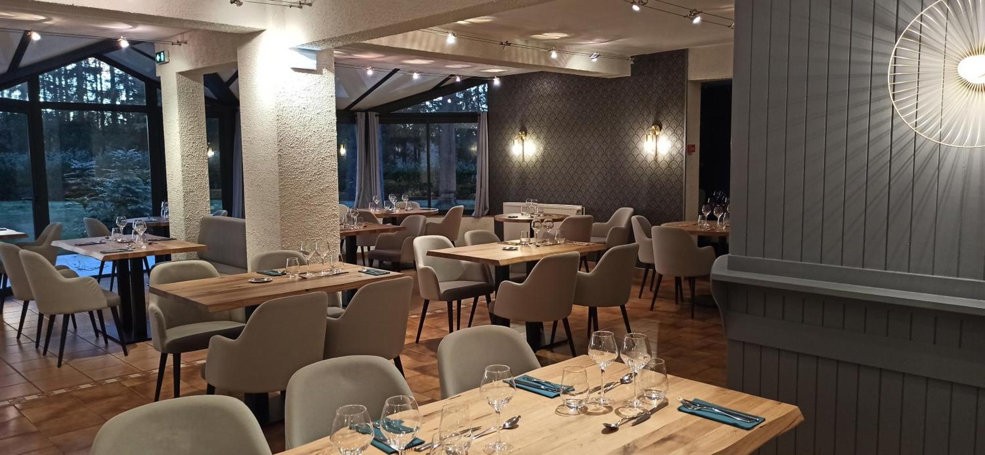 Hotel Restaurant Logis La Meridienne Anglards de Saint Flour Ngoại thất bức ảnh