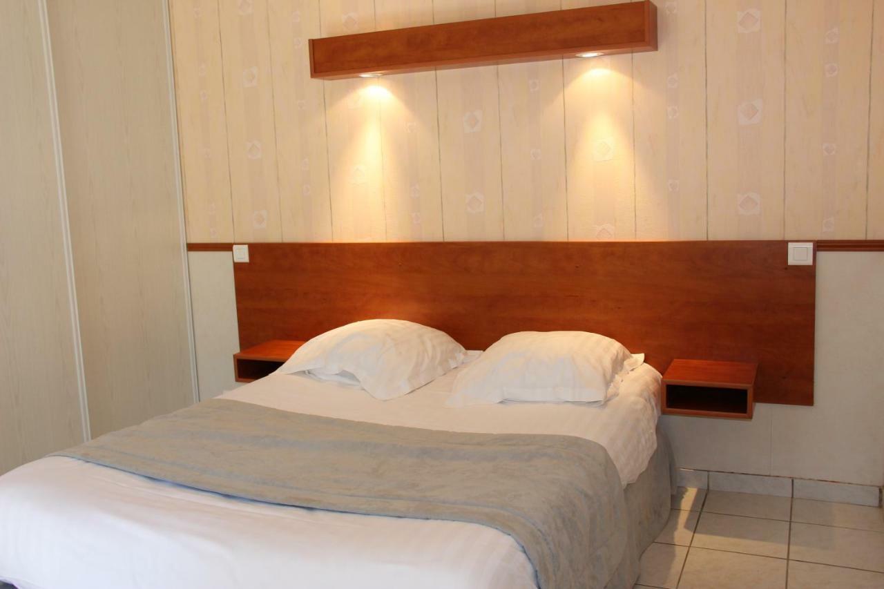Hotel Restaurant Logis La Meridienne Anglards de Saint Flour Ngoại thất bức ảnh